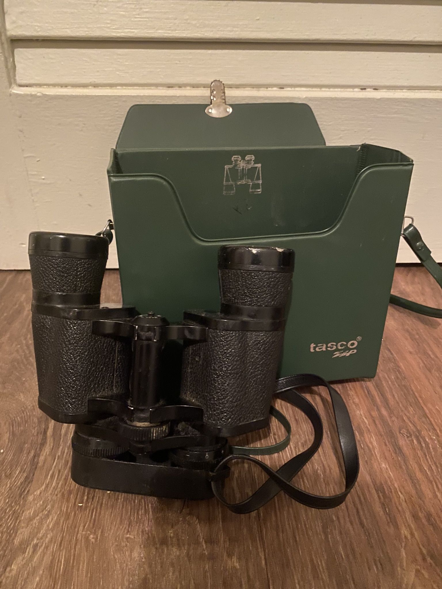 Binoculars 