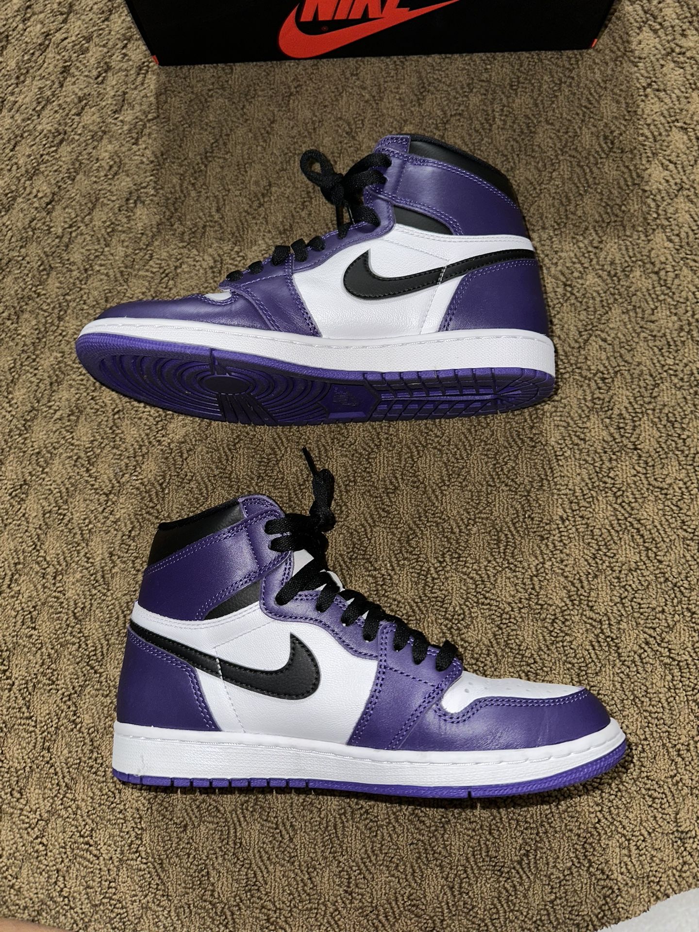 Jordan 1 Court purple 2.0 (VNDS) Size 8 men Very good condition