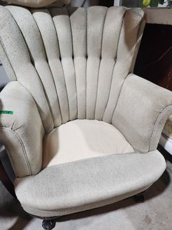 Wingback Tuffted Armchair with wood feet
32"w x 25"d x 36"h
Seat 20" x 22" 