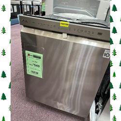 LG Stainless Steel Front Control Dishwasher with Quadwash and Dynamic Dry