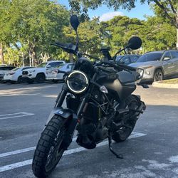 2023 Svartpilen 401