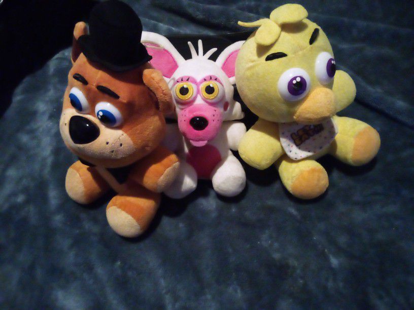 FIVE NIGHTS AT FREDDY'S OFFICIAL HAND STITCHED PLUSHIES!!! ORIGINAL!!!  PRICE FOR EVERETT Or Everett Area  WA RESIDENTS 
