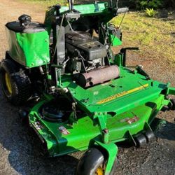 Commercial stand on John Deere, Riding mower.