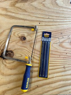 Coping saw and extra blades