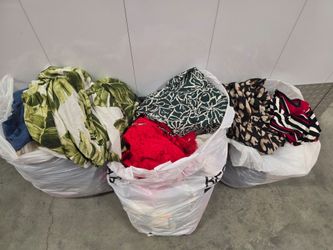 $45 a bag, Huge Bags Of Women dresses, 20pc in a bag, All dress.
