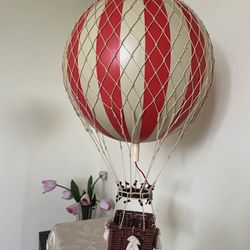 Authentic Models Air Balloons