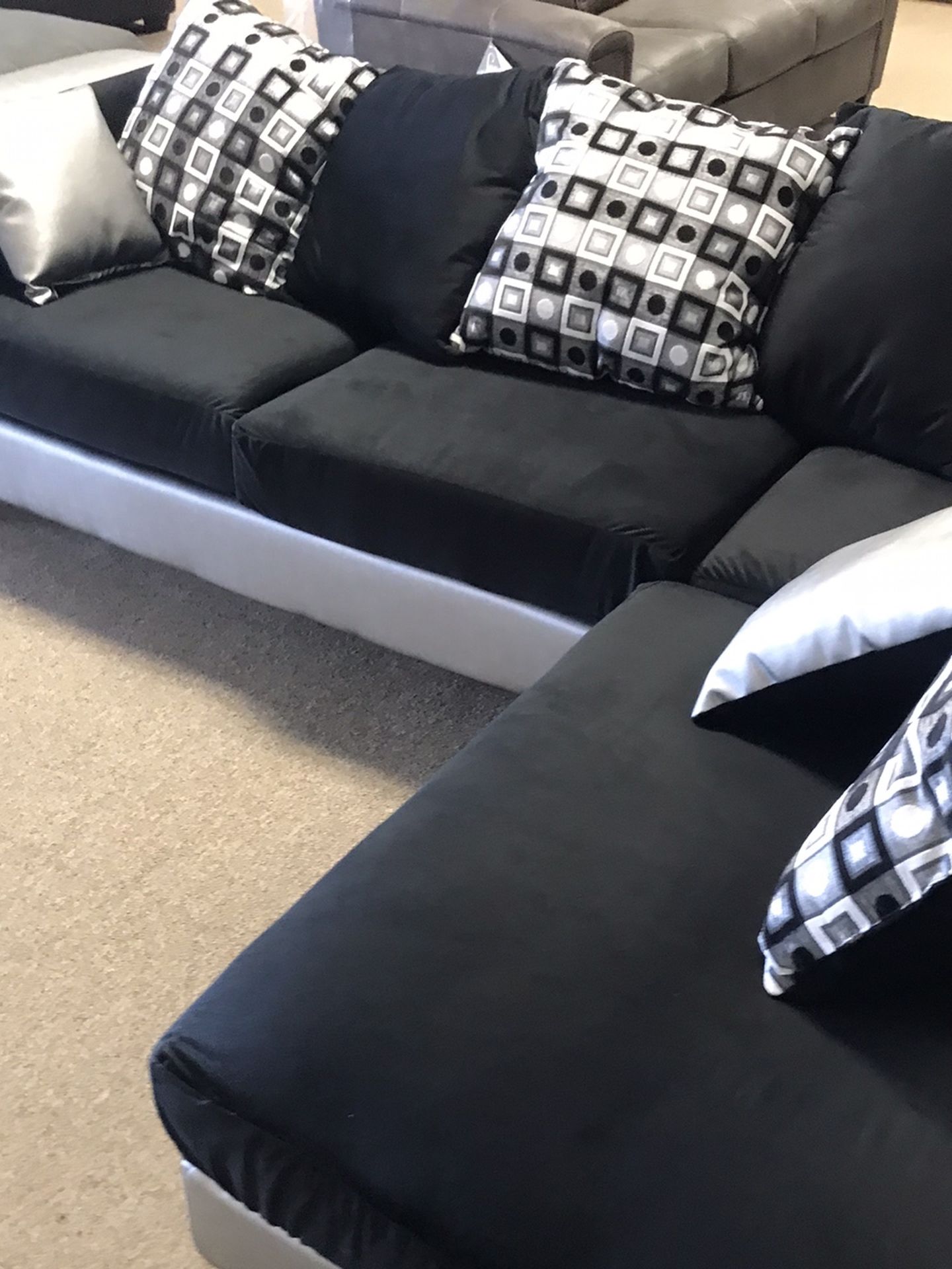 Gorgeous Nice Black Sectional Couch !