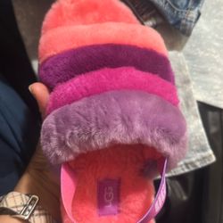 Size 8 Nuevaz Marca UGG