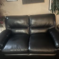 Brand New 2 Piece Black Sofa/ Loveseat 