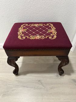 Vintage Queen Anne Needlepoint Footstool Bench Burgundy Rose Floral Carved Legs