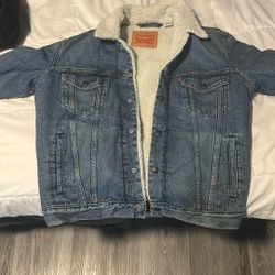 Levi’s jean jacket MEDIUM 