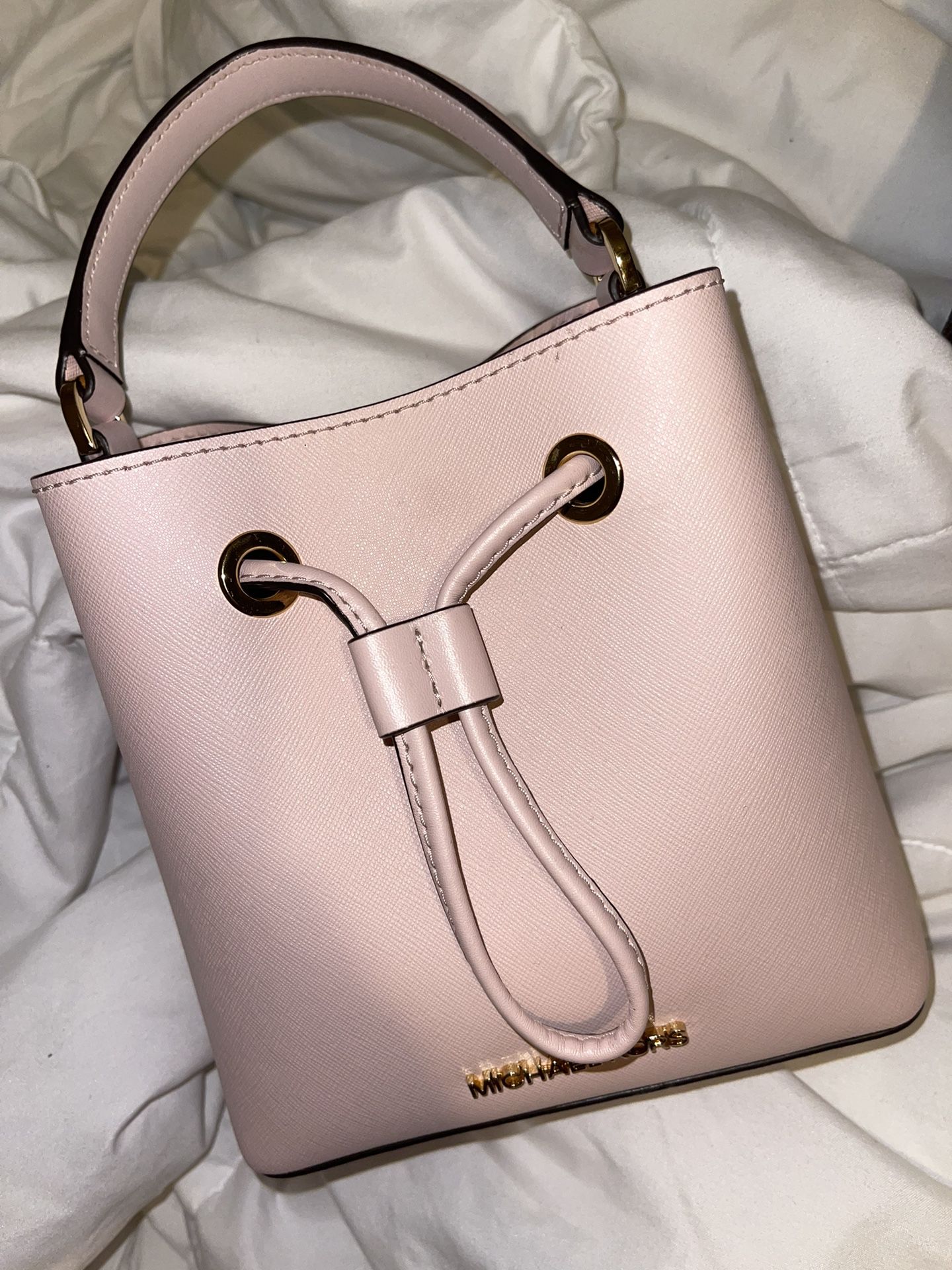 Michael Kors Pink Tote for Sale in Bakersfield, CA - OfferUp