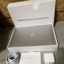 APPLE MACBOOK AIR M1 13.3 INCH 8GB MEMORY 256GB SSD