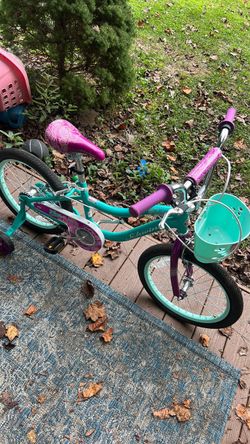 Girls bike