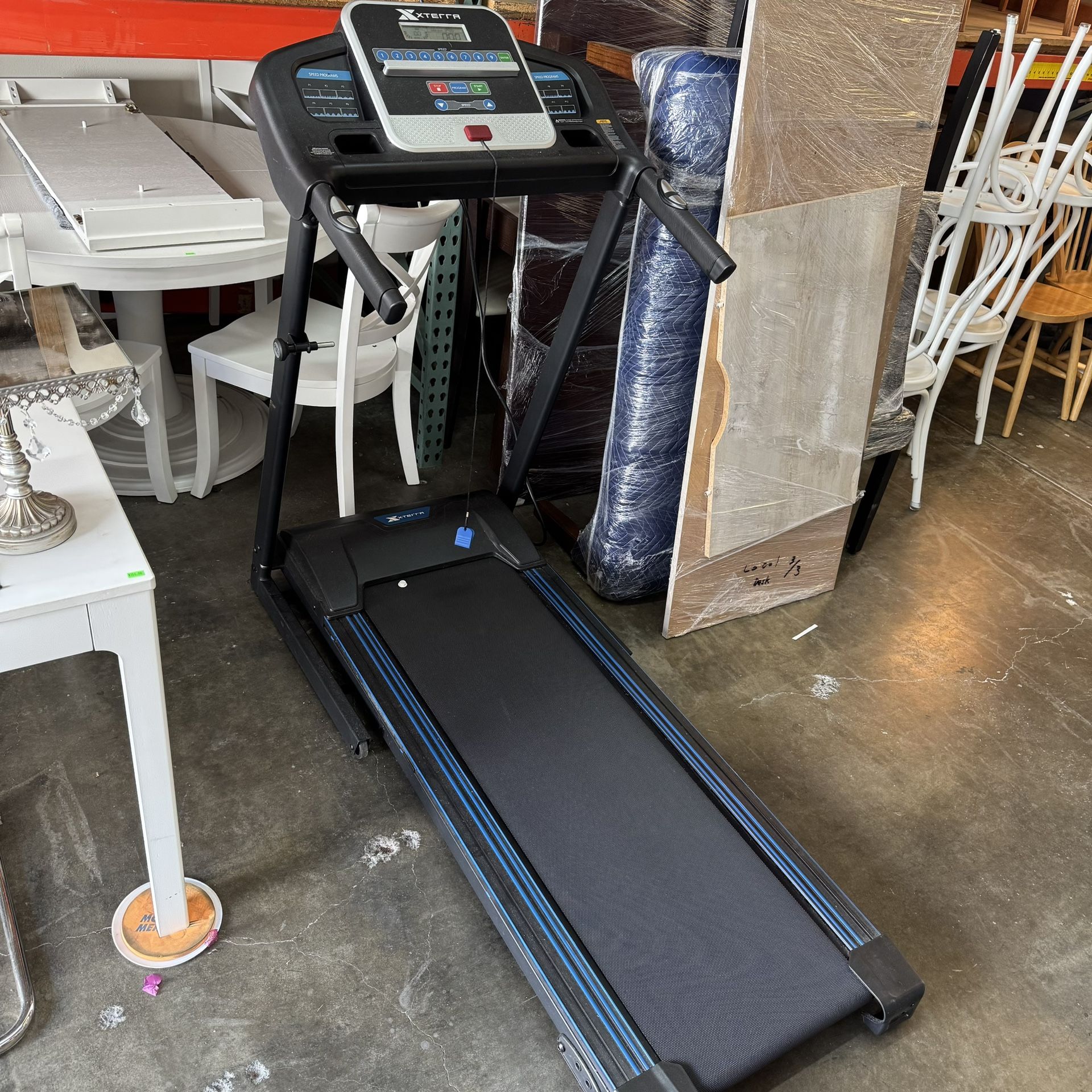 XTERRA Fitness TR Folding Treadmill TR150 Very Good Condition