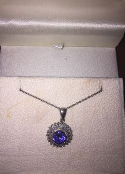 Women's necklace