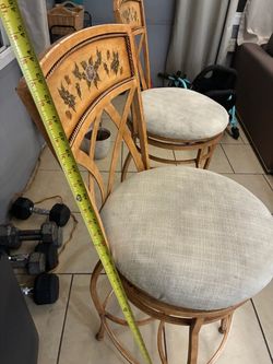 2 Metal/iron barstools