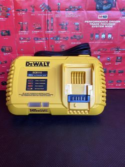 DEWALT 20V AND FLEXVOLT 12-AMP FAN COOLED FAST CHARGER