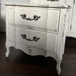 Pair of Vintage Refurbished Nightstands