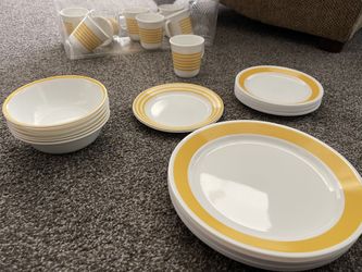 Retro Corning Ware. Full Set Plates, Bowls, Coffee Mugs
