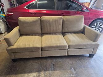3 seater sofa, like new. Deep Shampooed couch. Free delivery