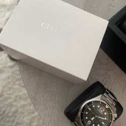 Citizen Eco-Drive “Seaplane” Green Dial, Green And Black Bezel - Original Box And International Paper 