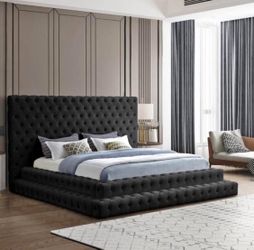 Furniture, queen bed