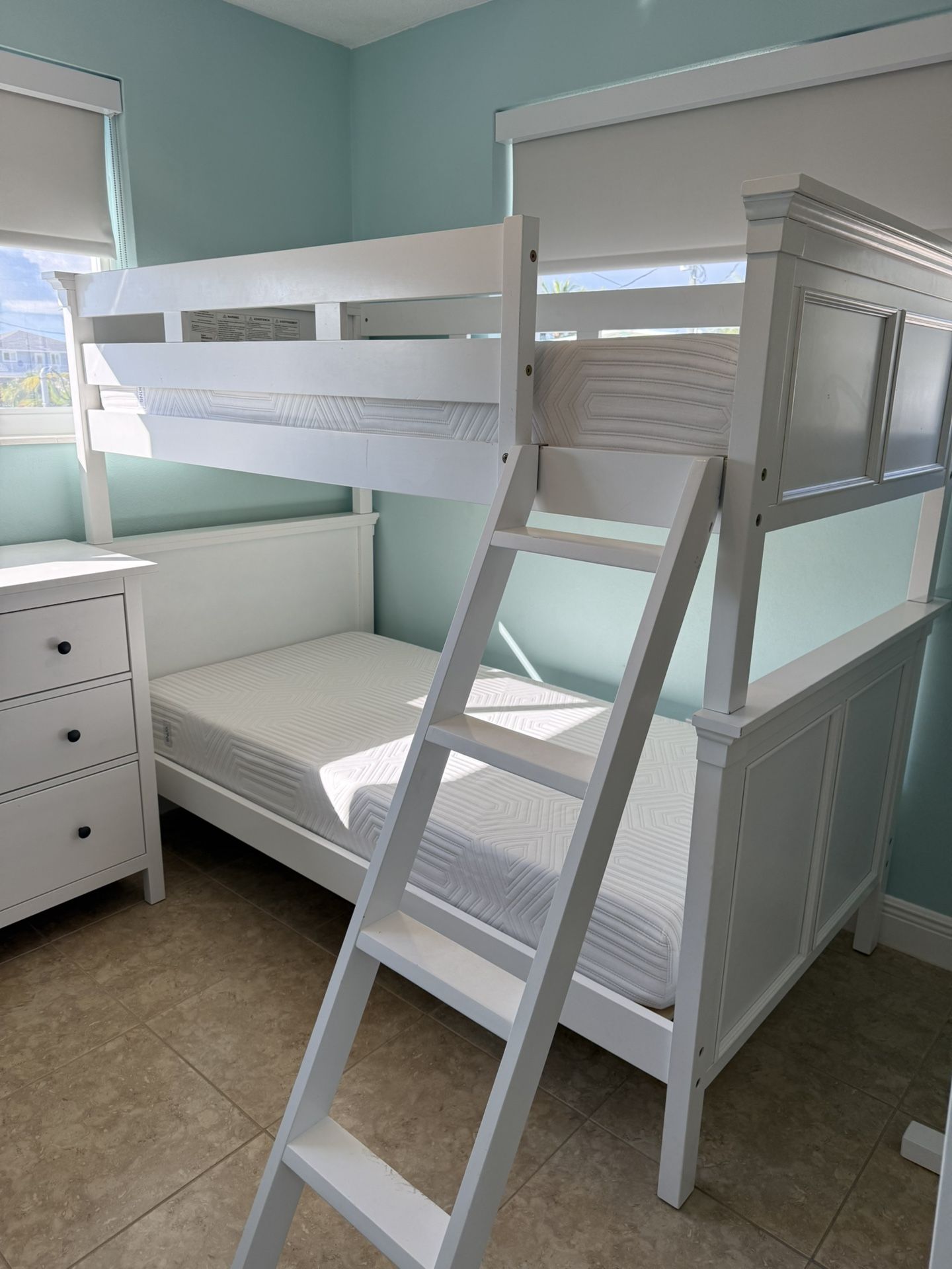 Twin Bunk Bed (White)