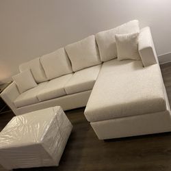 💥 Brand New Cream Sectionals With Free Ottoman 