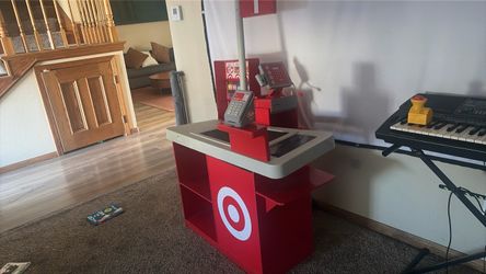 Target check stand for toddlers