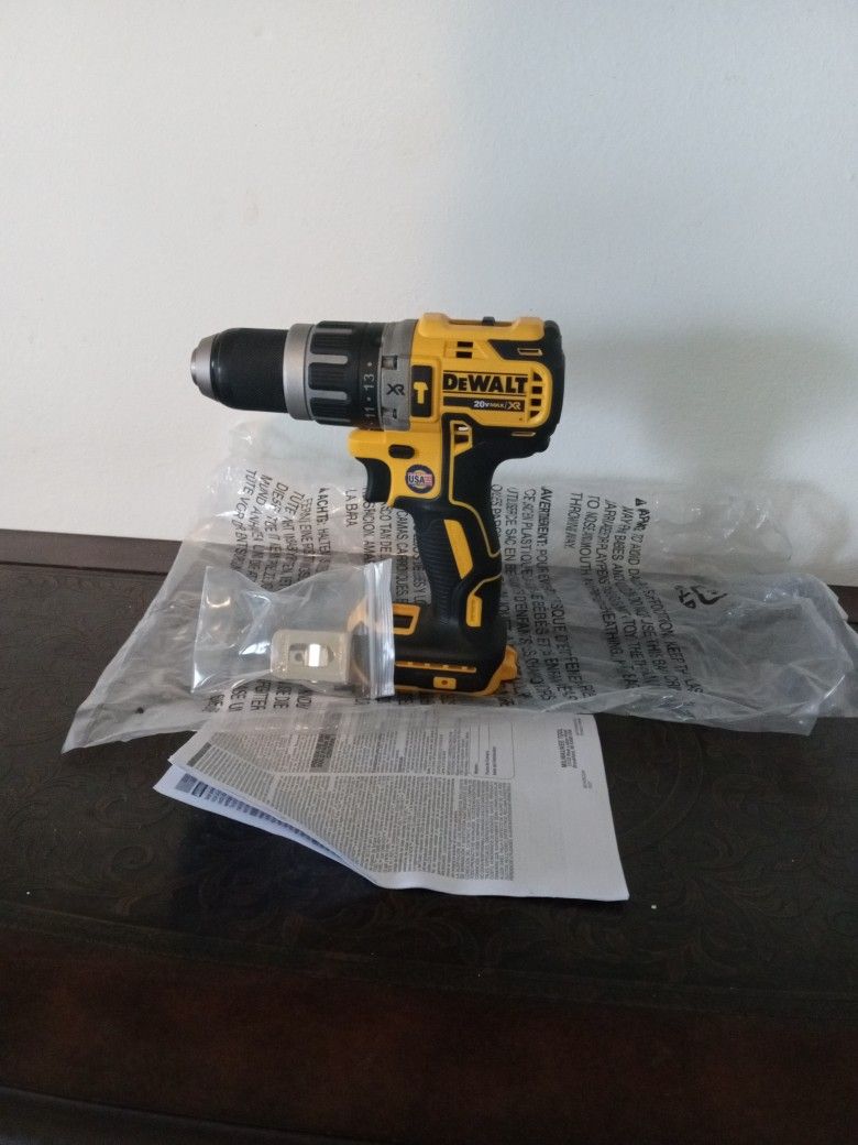 DeWalt 20v New XR. Hammer Drill. 2 Speed. Brushless Motor. W/ Clip