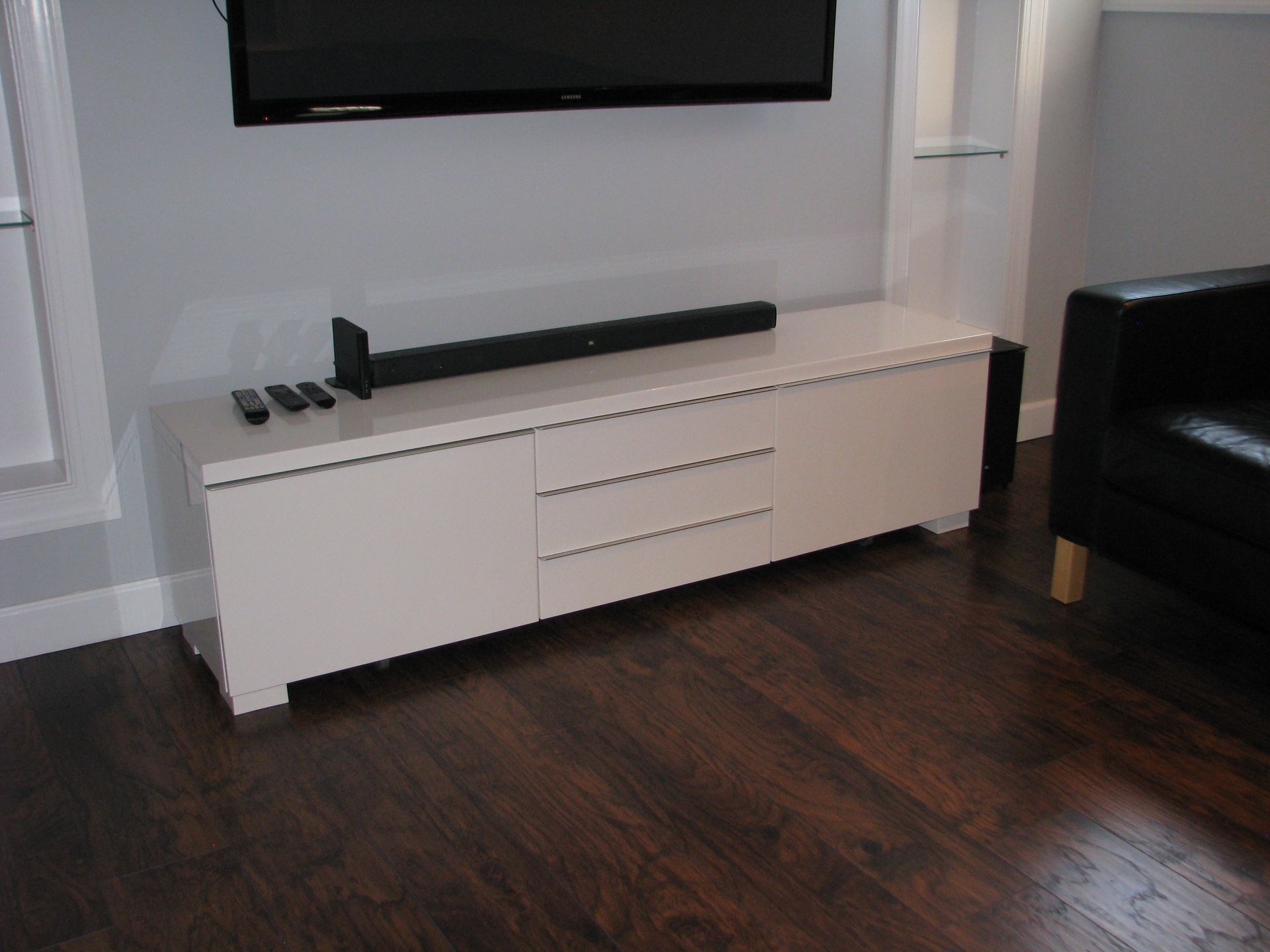 IKEA BESTA BURS High Gloss TV Stand