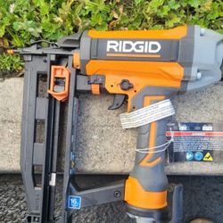RIDGID R250SFF 16-Gauge 2-1/2 in. Straight Finish Nailer