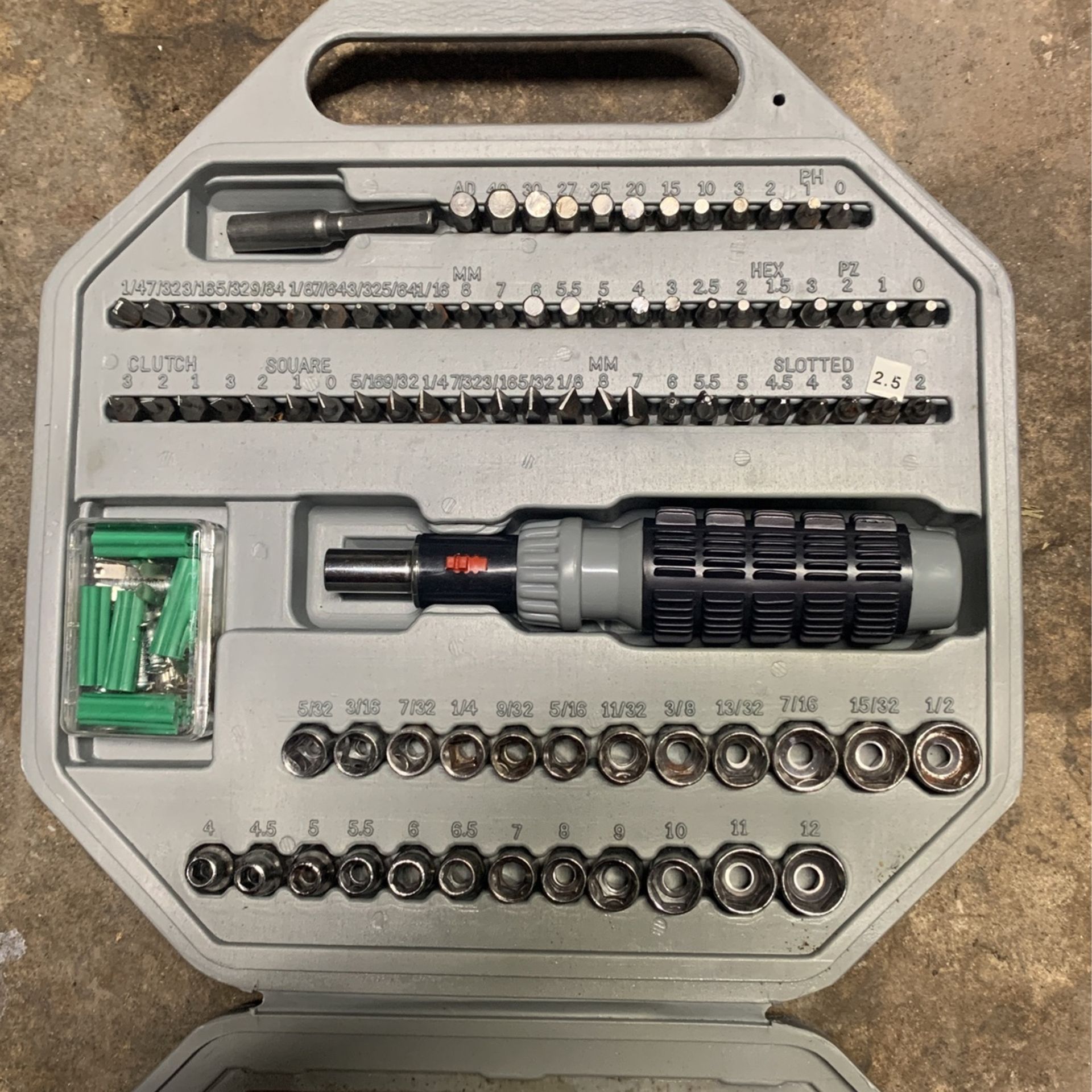 Ratcheting Screw Driver Set