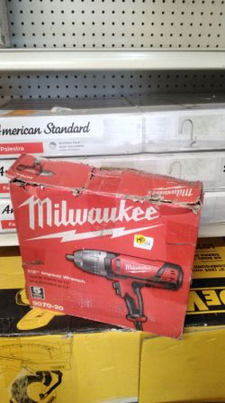 MILWAUKEE 1/2" IMPACT WRENCH
