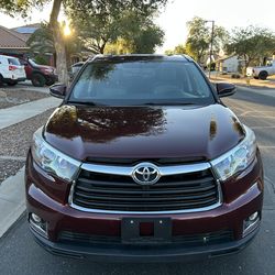 2015 Toyota Highlander limited platinum , 48 k, CLEAN TITLE.