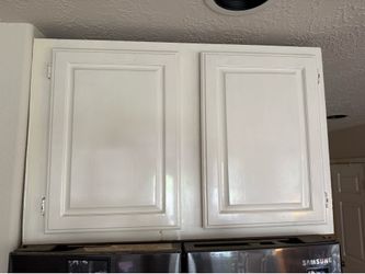 White shaker cabinets