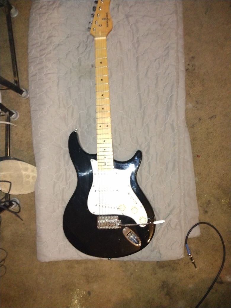 Behringer strat electric Guitar Black With Maple Neck