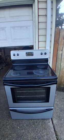 Frigidaire Range (Stove/Oven) - Can Deliver