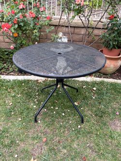 Round Black Metal Mesh Patio Table
