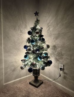 Entryway Christmas Tree