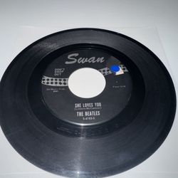 THE BEATLES - She Loves You / I'll Get You - Vinyl 45rpm 1964 Swan S-4152-S RARE