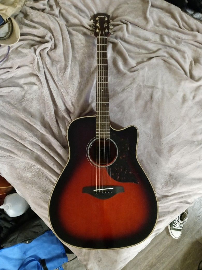 Yamaha "A1M" Upgraded Grover Tuners Hard Case (Sounds  like a Taylor 214).