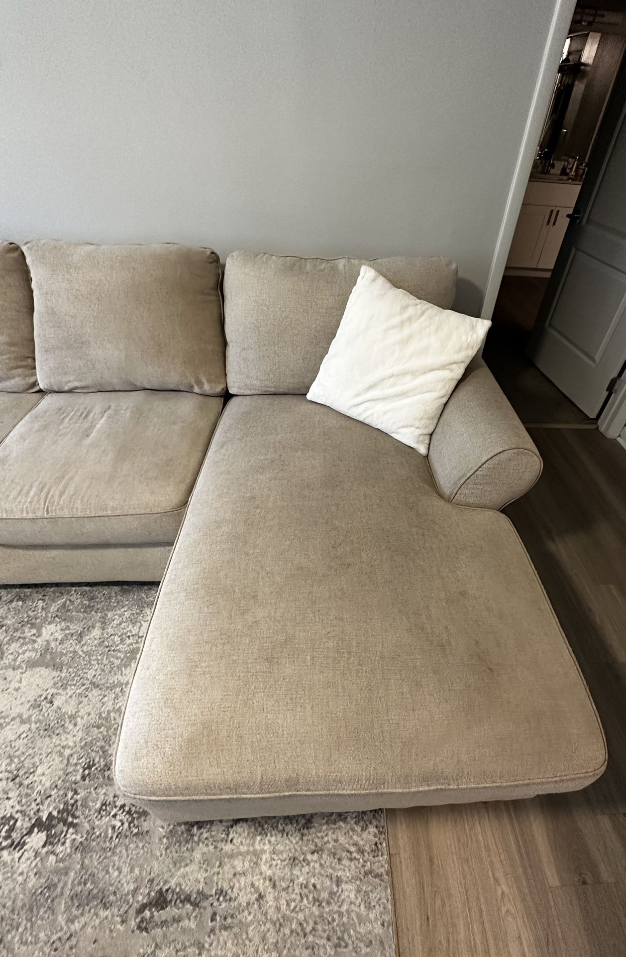 Sectional Couch With Chase for Sale in Wellington, FL OfferUp