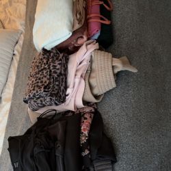 Huge Clothing Haul! S/M- 23 Items Total