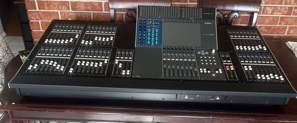 Yamaha M7CL Digital Mixing Console + Speaker/Amp