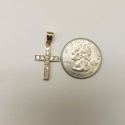 estate 14k yellow gold 1ct Cubic Zirconia cross pendant.