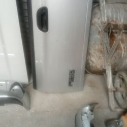 Tailgate Ànd Bumper For F250