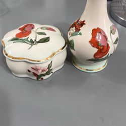 Cute Vintage Vase And Pot 