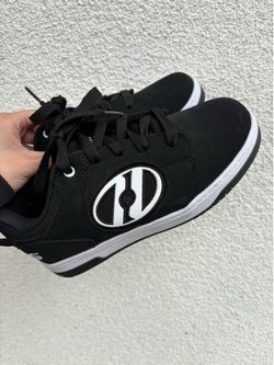 Heelys size 6 YTH unisex (black and white)